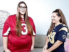 Grote kont, Mollig, Vingeren, Lesbisch, Ondergoed, Kut duiken, Tieten likken, Speelgoed