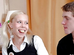 Grosse bite, Blonde, Sucer une bite, En levrette, Léchez, Pigtail, Chatte, Adolescente