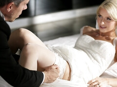 Blondine, Braut, Besamung, Hundestellung, Behaart, Höschen, Strümpfe, Hochzeit