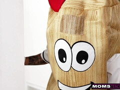 デカチン, フェラチオ, ゲーム, 下着, 淫乱熟女, 赤毛, 息子, 禁句