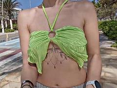 Strand, Grosse titten, Flashen, Nippel, Polisch, Öffentlich, Solo, Titten
