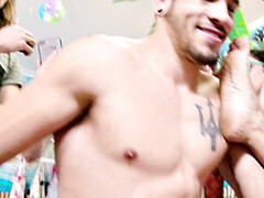 Zwart, Groep, Feest, Klein, Kut duiken, Tatoeage, Tiener, Tieten likken