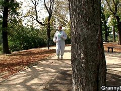 フェラチオ, お婆さん, 手コキする, なめる, 熟年, 母, オマンコ, 叫ぶ