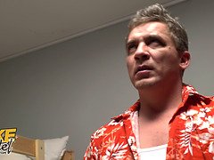 デカ尻, フェラチオ, 茶髪の, なめる, オーガズム, 叫ぶ, ティーン, 三人