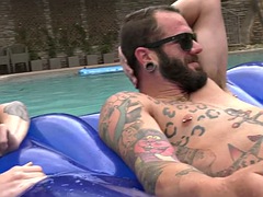 Nana, Beauté, Bisexuelle, Double pénétration, Lingerie, De plein air, Piscine, Plan cul à trois