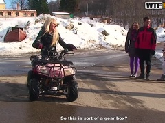 Блондинки, Брюнетки, Колледж, Лесбиянка, Пирсинг, Тату