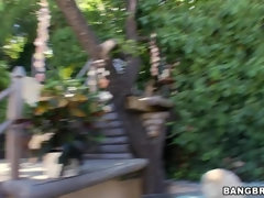 Brunette brune, Faciale, Branlette thaïlandaise, Nénés