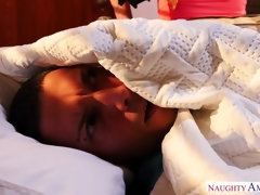 Stellung 69, Grosse titten, Braunhaarige, Sperma im mund, Rasiert, Weibliche ejakulation, Strümpfe, Titten