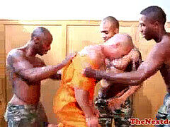 Anal, Asiatique, Grosse bite, Noire, Tir de sperme, Partouze, Groupe, Tatouage