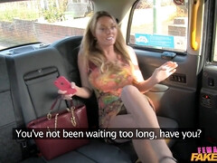 Grote mammen, Brits, Bruinharig, Vingeren, Hd, Lesbisch, Likken, Realiteit