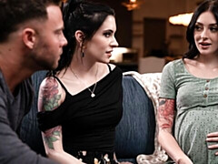 18 летние, Большая жопа, Минет, Брюнетки, Собачьи, Две девушки, Тощие, Молоденькие