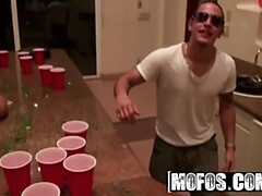 Amateur, Double pénétration, Partouze, Hd, Fille latino, Fête, Pov, Adolescente