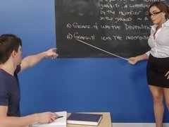 お尻, デカ尻, デカパイ, フェラチオ, 手コキする, ストリッピング, 教師, オッパイの