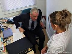 Tussi, Blasen, Britisch, Braunhaarige, Reif, Milf, Titten, Vintage