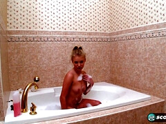 Kylie Ann's solo bath is full of bubble surprise