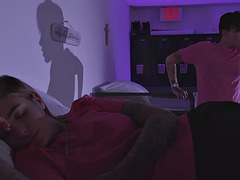 Tussi, Spermaladung, Dildo, Weibliche domination, Fetisch, Lingerie, Strapon, Tätowierung