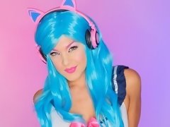 Gros seins, Doigter, Branlette thaïlandaise, Seins naturels, Solo, Tatouage, Jouets, Webcam