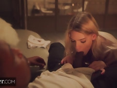 Grosse bite, Blonde, Sucer une bite, Faciale, Interracial, Léchez, Actrice du porno, Adolescente