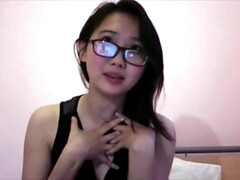 Asiatique, Britannique, Brunette brune, Plantureuse, Mignonne, Adolescente, Nénés