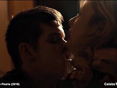 Rubia, Celebridad, Besar