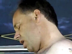 Braunhaarige, Spermaladung, Kehlenfick, Aufs gesicht abspritzen, Handjob, Hd, Im freien