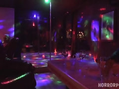 Blondine, Blasen, Hardcore, Piercing