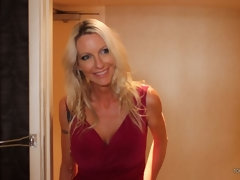 Grosser arsch, Grosse titten, Blasen, Fingern, Handjob, Hardcore, Lecken, Lingerie