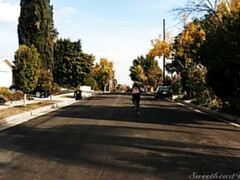 69, Lécher le cul, Brunette brune, Embrassement, Cuisine, Seins naturels, De plein air, Chatte