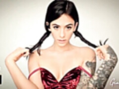 Morena, Masturbación, Pequeña, Tatuaje, Tetas, Juguetes