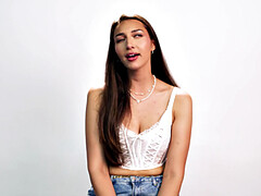 18 jahre, Grosse titten, Fingern, Masturbation, Muschi, Rasiert, Solo, Jungendliche (18+)