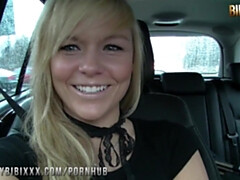Blonde, Voiture, Tir de sperme, Allemand, Hd, Fait maison, De plein air, Public