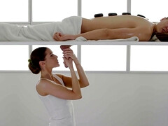 Grote mammen, Bruinharig, Vingeren, Handbeurt, Hd, Masseren, Natuurlijke tieten, Olie