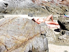 Playa, Tetas grandes, Morena, Corridas, Desnudo, Nudista, Público, Esposa