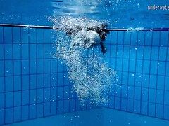 美女, デカパイ, ビキニ, ブロンド, 巨乳な, 自然山雀, プール, オッパイの