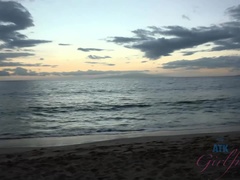 Leie, Strand, Fussjob, Freundin, Brille, Handjob, Muschi, Titten