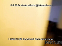 Gros cul, Gros seins, Sucer une bite, Brunette brune, Plantureuse, Mamie, Maman, Jarretelles