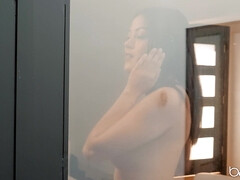 Amerikanisch, Asiatisch, Arschlecken, Blasen, Braunhaarige, Behaart, Masturbation, Natürlichen titten