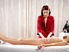 Elegant Yukki Amay and Rebecca Volpetti's kissing trailer