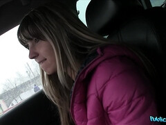 Amateur, Mamada, Coche, Linda, Dinero, Al aire libre, Pov, Público