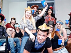 Brunette brune, Doigter, Groupe, Léchez, Fête, Dénudage, Adolescente, Plan cul à trois