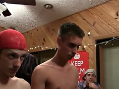 Amateur, Anal, Sucer une bite, Collège université, Dortoir, Homosexuelle, Groupe, Suçant