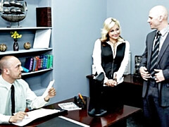 Culo grande, Verga grande, Mamada, Estilo perrito, Madres para coger, Oficina, Cabello corto, Tetas