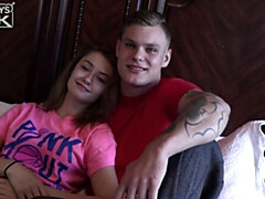 Schlafzimmer, Grosser schwanz, Blasen, Spermaladung, Hundestellung, Flexibel, Dürr, Titten