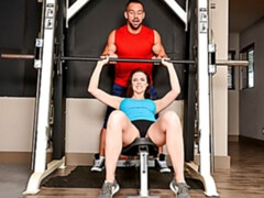 デカ尻, 茶髪の, ジム, 毛深い, 手コキする, なめる, オマンコ, ティーン