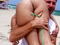 Playa, Estilo perrito, Lamidas, Tetas naturales, Al aire libre, Fiesta, Ducha, Puta