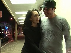 Grosse titten, Blasen, Braunhaarige, Kehlenfick, Milf, Realität, Schreiend, Strümpfe