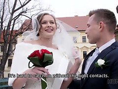 Braut, Paar, Gehörnter ehemann, Kleid, Geld, Strümpfe, Jungendliche (18+), Hochzeit