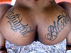 Anal, Gros cul, Grosse bite, Gros seins, Sucer une bite, En levrette, Noir ébène, Maigrichonne