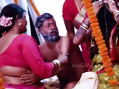 ぽっちゃり, フェラチオ, 茶髪の, 巨乳な, 手コキする, インド人, なめる, 熟年