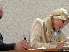 Blonde, Faciale, Fétiche, Hd, Mère que j'aimerais baiser, Pisser, Plan cul à trois